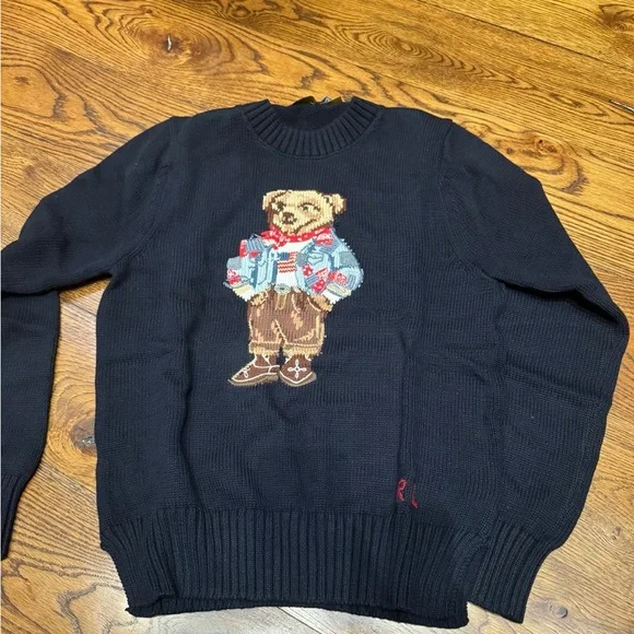 Essentials Black Sweater with Bear Design Fashion❤️🎉🎉🎉🎉